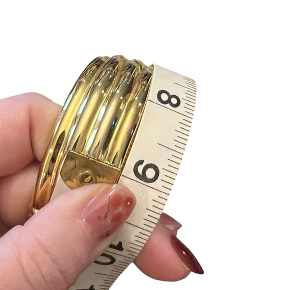 Wide Chunky Linear Ribbed Gold Tone Bangle‎ Bracelet Vintage Jewelry Boho Mod - Picture 10 of 12